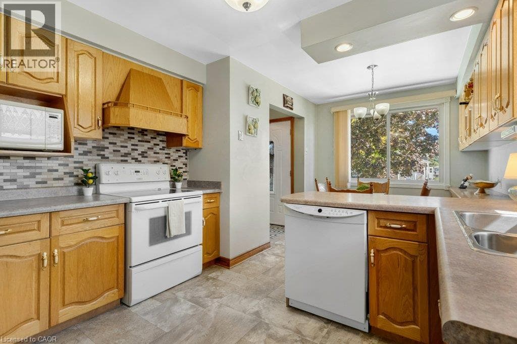Detached for sale at 222 THUNDERBIRD Drive, Elgin Park, Cambridge, Ontario, photo 14