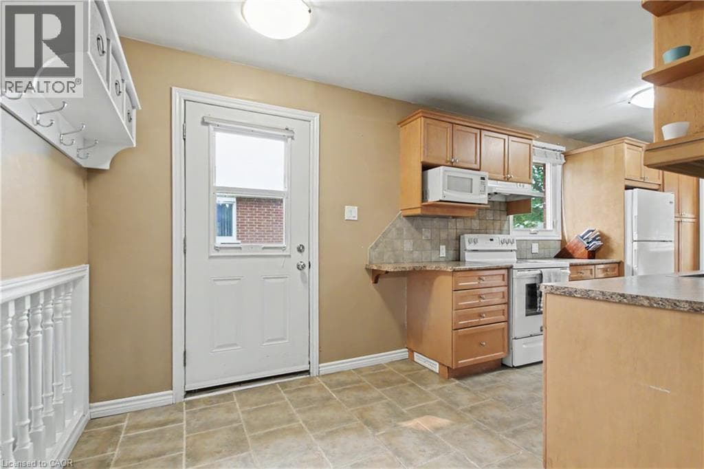 Semi-detached for sale at 484 REDFOX Road Unit# B, Foxhunt, Waterloo, Ontario, photo 6
