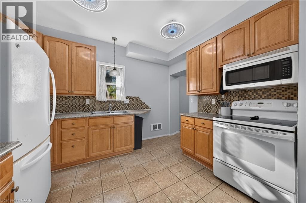 Detached for sale at 26 BECHTEL Street, Centennial, Cambridge, Ontario, photo 11