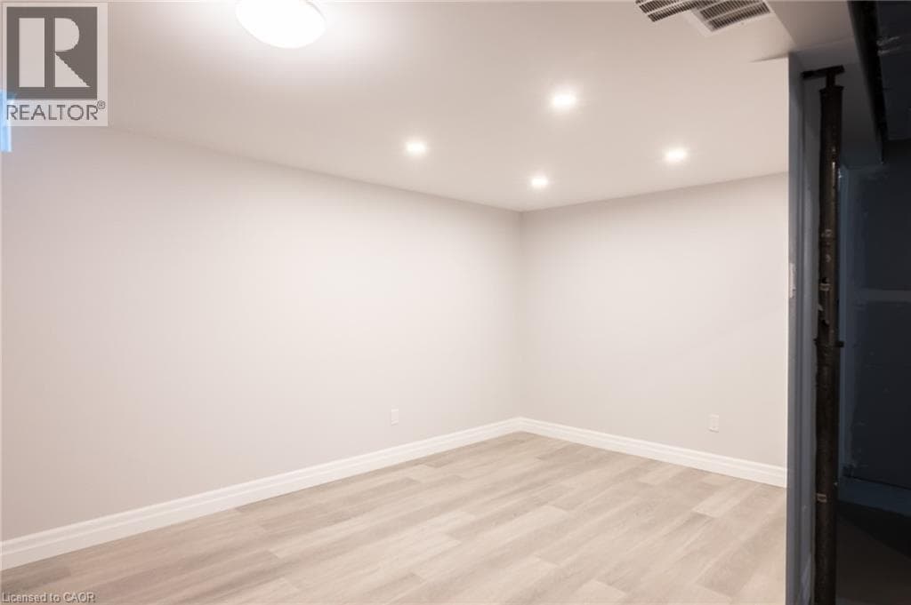 Semi-detached for sale at 537B BARWICK Crescent, Wissler Old Abbey, Waterloo, Ontario, photo 36