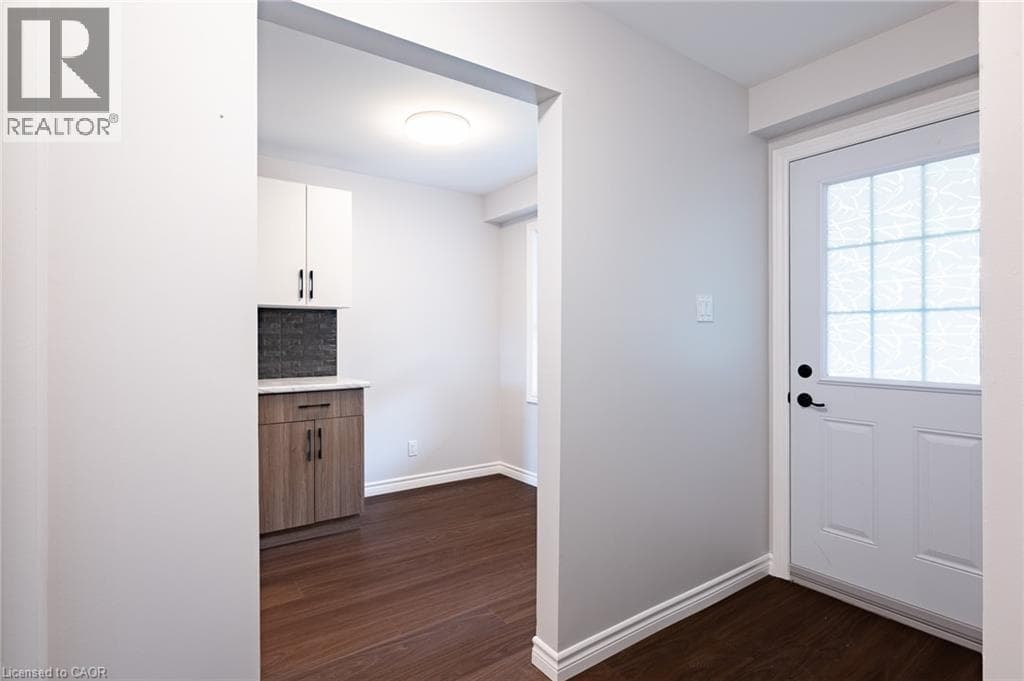 Semi-detached for sale at 537B BARWICK Crescent, Wissler Old Abbey, Waterloo, Ontario, photo 4