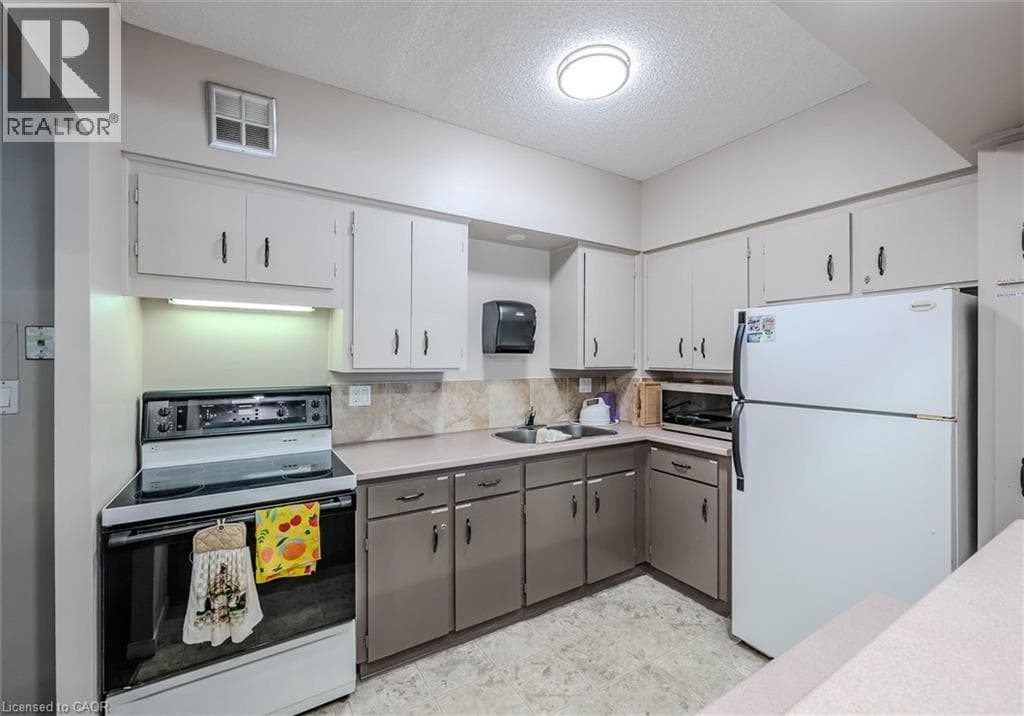 Apartment for sale at 260 SHELDON Avenue N Unit# PH2, Eastwood, Kitchener, Ontario, photo 45