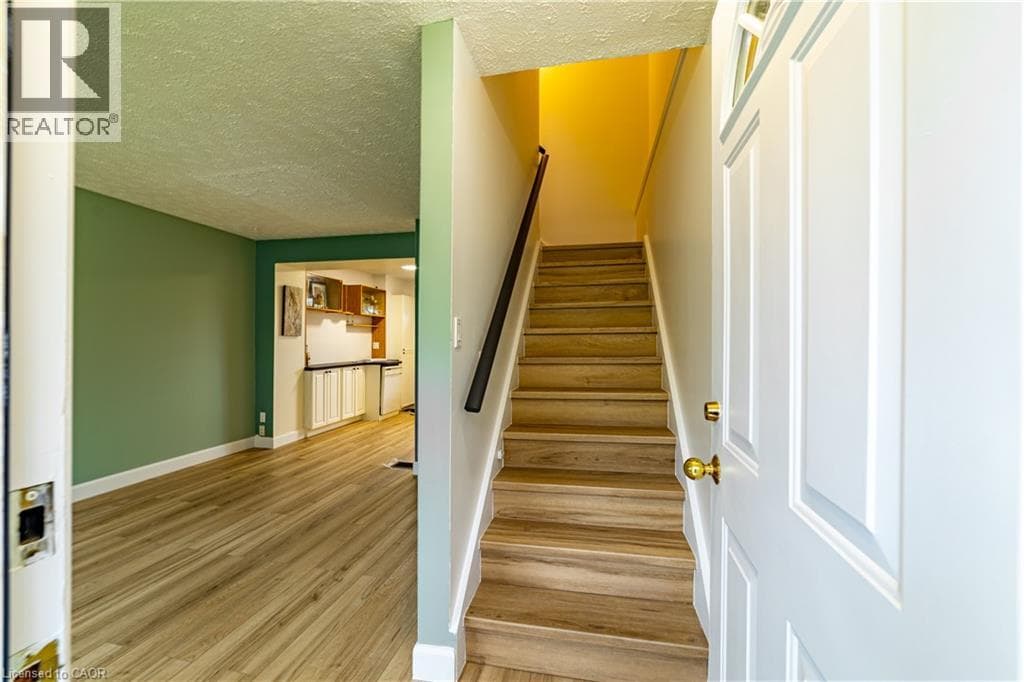 Townhouse for sale at 227 FERGUS Avenue, Chicopee, Kitchener, Ontario, photo 5