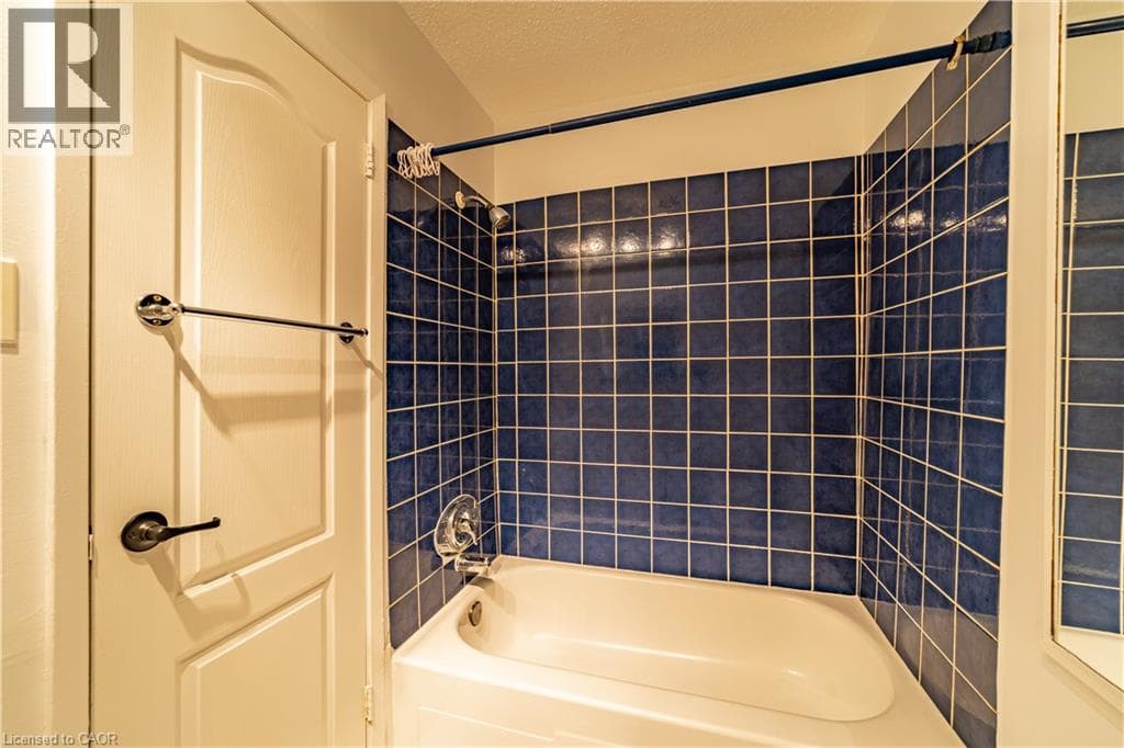 Townhouse for sale at 227 FERGUS Avenue, Chicopee, Kitchener, Ontario, photo 23
