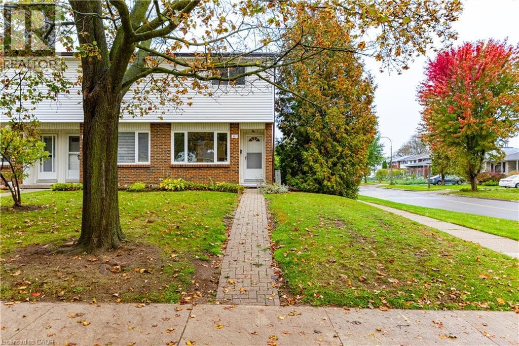 Townhouse for sale at 227 FERGUS Avenue, Chicopee, Kitchener, Ontario, photo 3