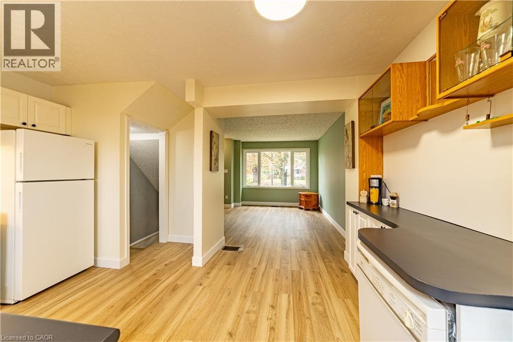 Townhouse for sale at 227 FERGUS Avenue, Chicopee, Kitchener, Ontario, photo 8