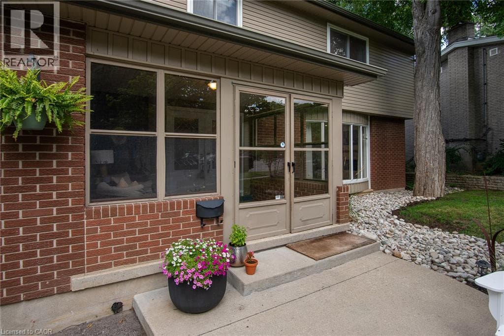 Detached for sale at 51 MURRAYHILL Court, Country Hills, Kitchener, Ontario, photo 3