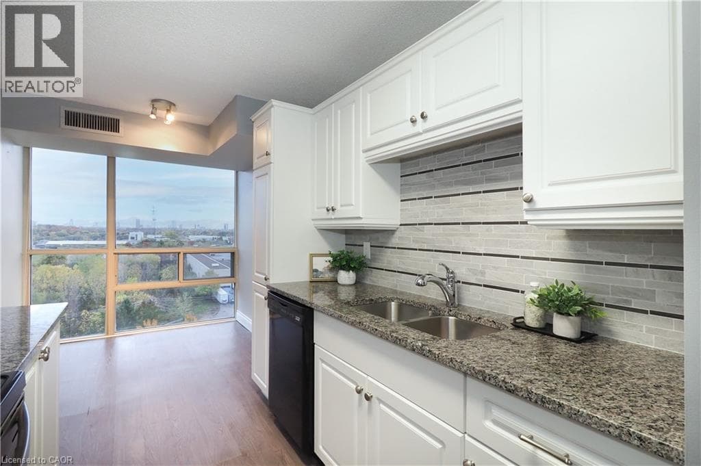 Apartment for sale at 55 BLUE SPRINGS Drive Unit# PH12, Lincoln Heights, Waterloo, Ontario, photo 18