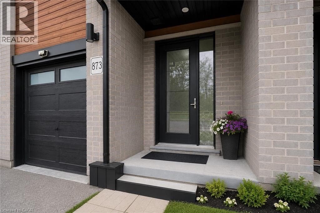 Townhouse for sale at 873 ROBERT FERRIE Drive, Doon South, Kitchener, Ontario, photo 3