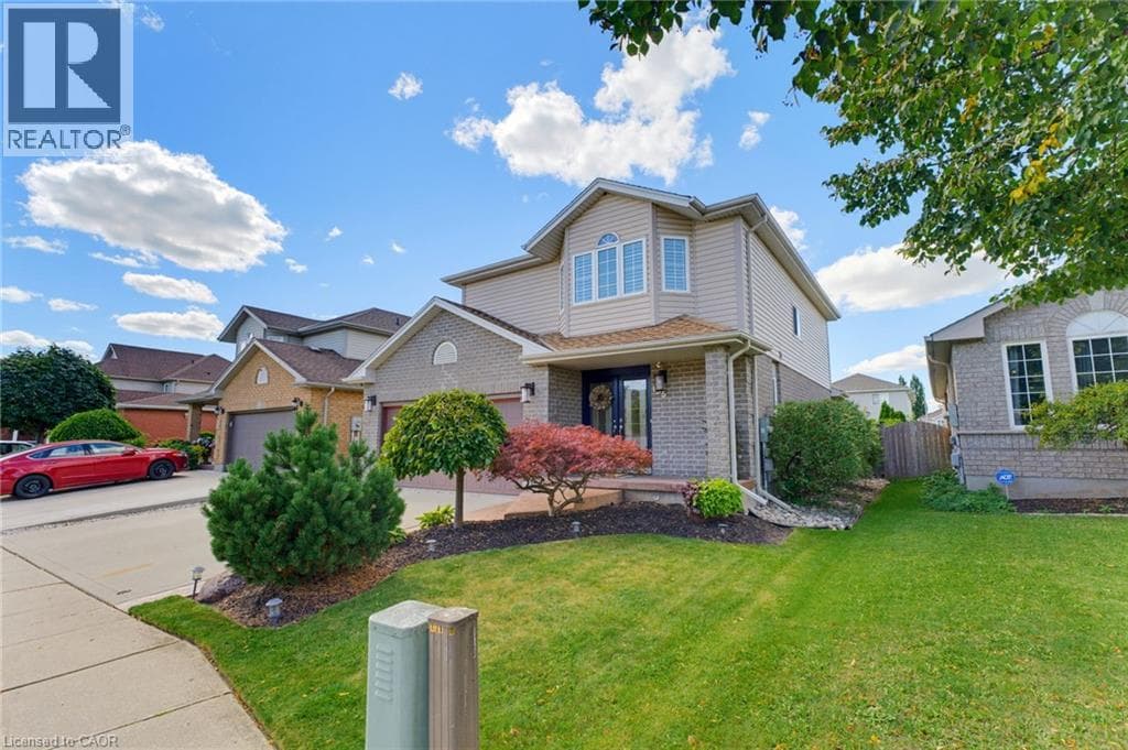 Detached for sale at 135 MCNICHOL Drive, Branchton Park, Cambridge, Ontario, photo 2