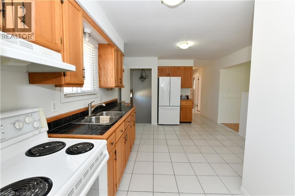 Detached for sale at 82 ELMWOOD Avenue, Elgin Park, Cambridge, Ontario, photo 9