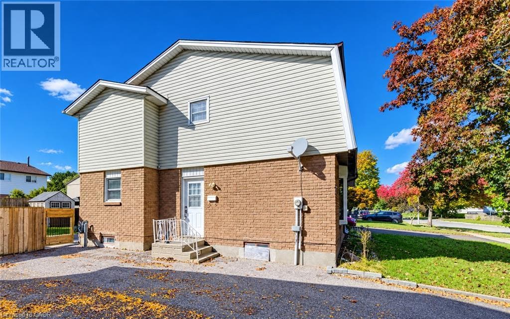 Semi-detached for sale at 136 SEKURA Crescent, Northview, Cambridge, Ontario, photo 2