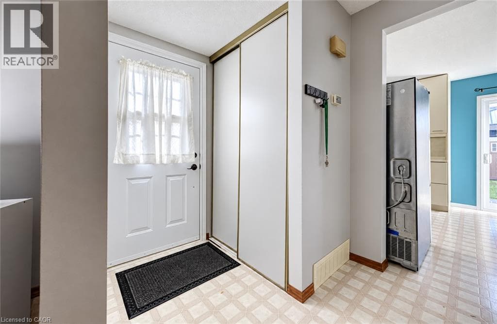 Semi-detached for sale at 136 SEKURA Crescent, Northview, Cambridge, Ontario, photo 3
