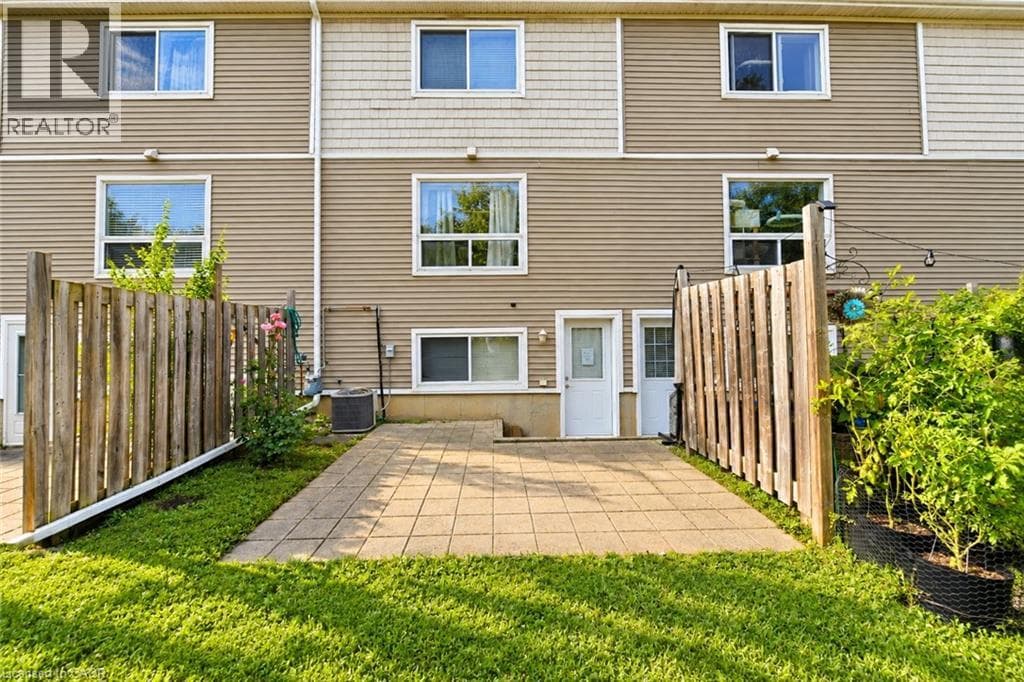 Townhouse for sale at 23 HOWE Drive Unit# 8, Laurentian Hills, Kitchener, Ontario, photo 12