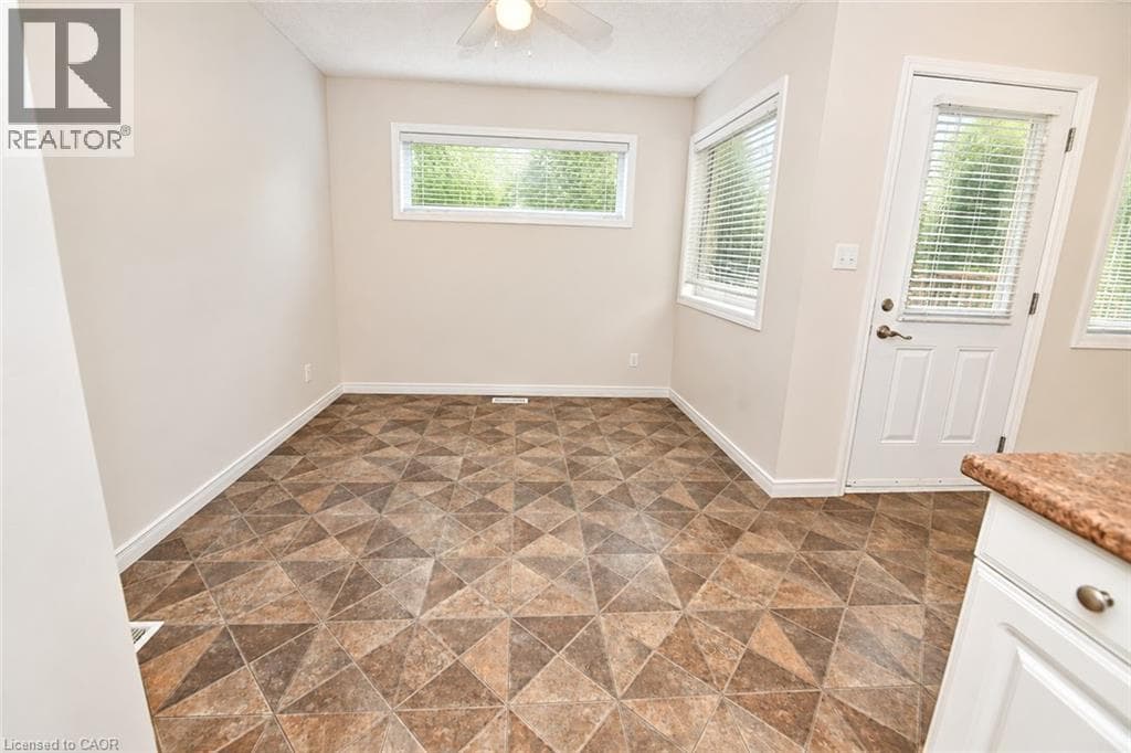 Townhouse for sale at 23 HOWE Drive Unit# 8, Laurentian Hills, Kitchener, Ontario, photo 2