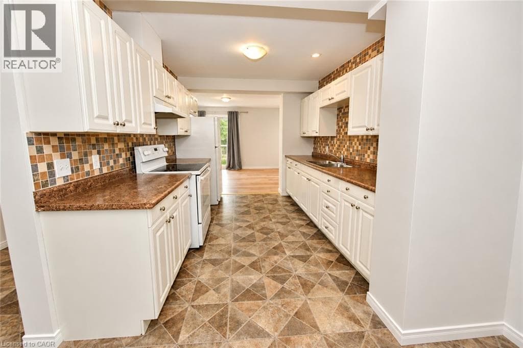Townhouse for sale at 23 HOWE Drive Unit# 8, Laurentian Hills, Kitchener, Ontario, photo 4