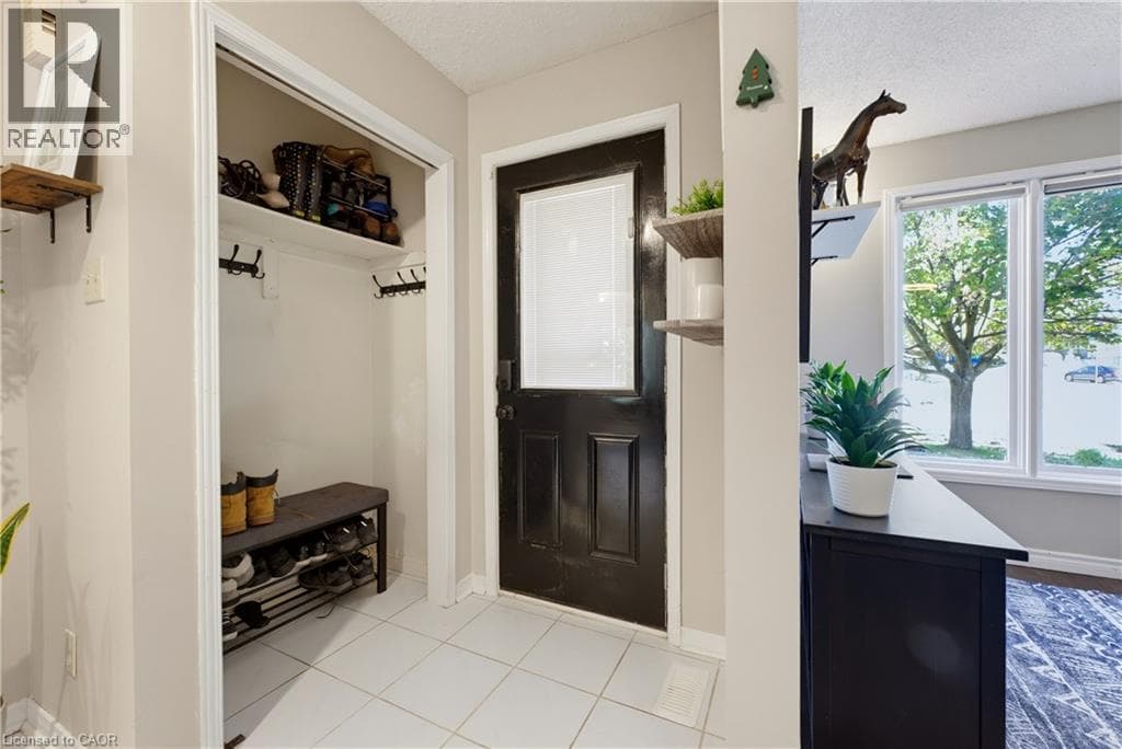 Detached for sale at 74 STIRLING MACGREGOR Drive, St Andrews Hills, Cambridge, Ontario, photo 4