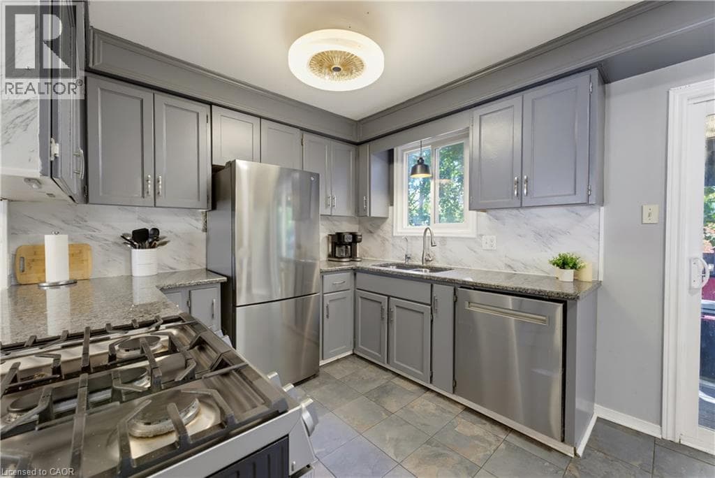 Detached for sale at 74 STIRLING MACGREGOR Drive, St Andrews Hills, Cambridge, Ontario, photo 7