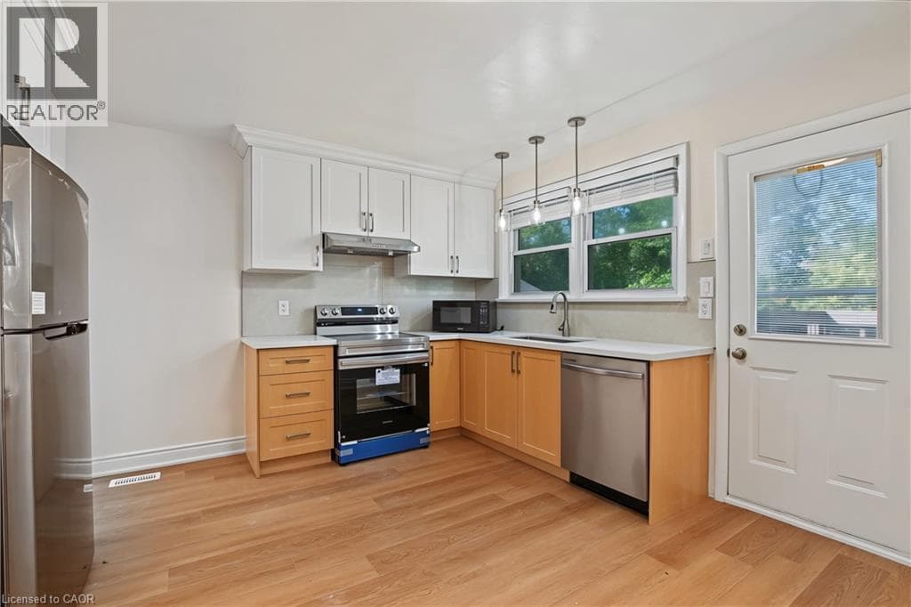 Multi-family for sale at 143 ELGIN Crescent, Uptown North, Waterloo, Ontario, photo 2