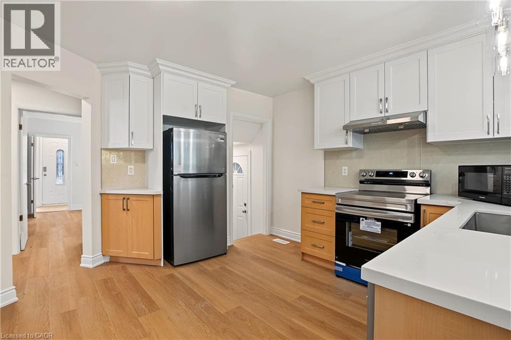 Multi-family for sale at 143 ELGIN Crescent, Uptown North, Waterloo, Ontario, photo 3