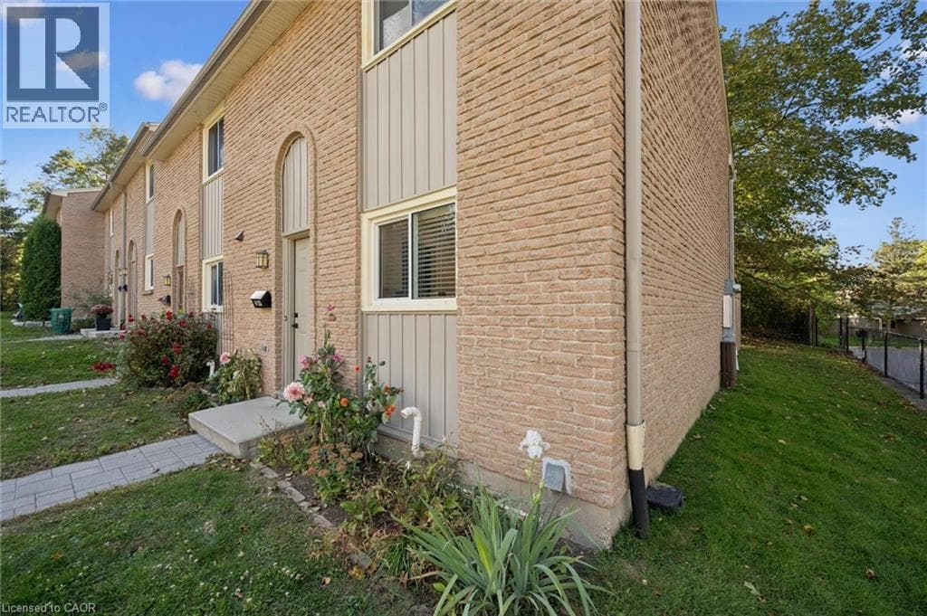 Townhouse for sale at 223 PIONEER Drive W Unit# H53, Pioneer Park, Kitchener, Ontario, photo 3