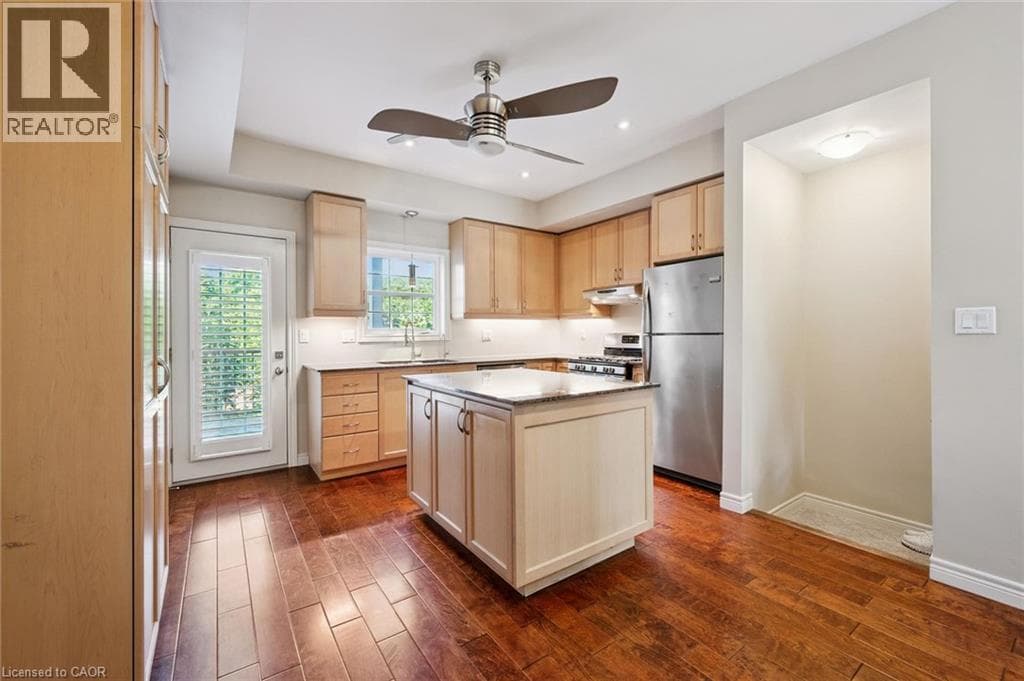 Townhouse for sale at 4 CHELTENHAM Mews, Mt. Hope Huron Park, Kitchener, Ontario, photo 3