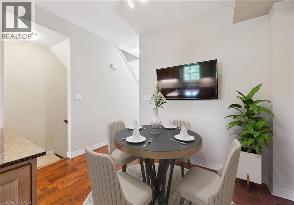 Townhouse for sale at 4 CHELTENHAM Mews, Mt. Hope Huron Park, Kitchener, Ontario, photo 8