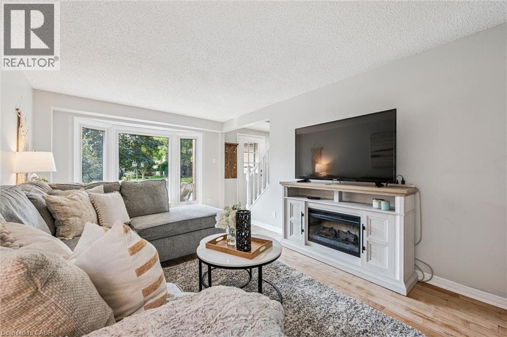 Detached for sale at 54 ROYAL ORCHARD Place, Forest Heights, Kitchener, Ontario, photo 8