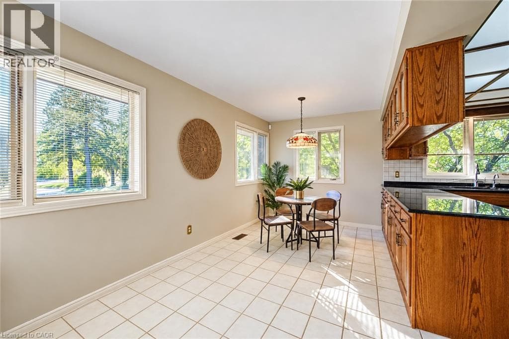Detached for sale at 44 GREENSVIEW Drive, Pioneer Tower West, Kitchener, Ontario, photo 5