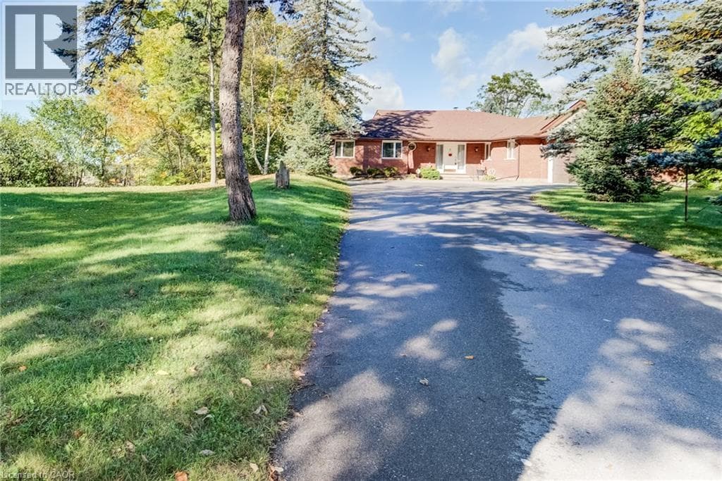Detached for sale at 44 GREENSVIEW Drive, Pioneer Tower West, Kitchener, Ontario, photo 2