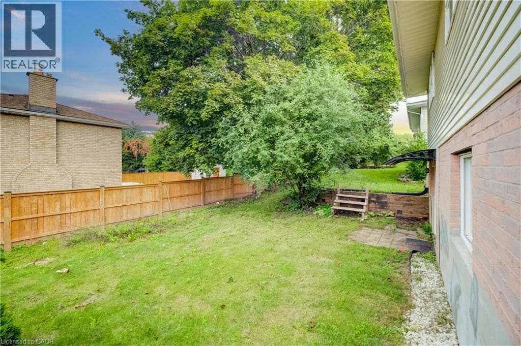 Detached for sale at 135 BRIERDALE Drive, Idlewood, Kitchener, Ontario, photo 4