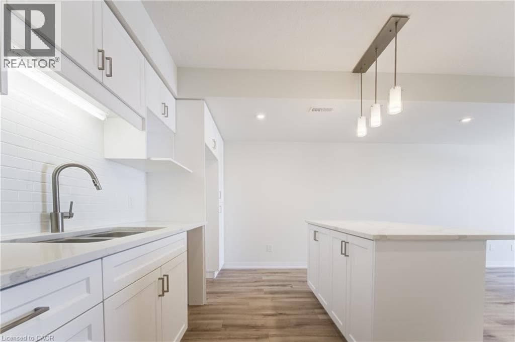 Townhouse for sale at 25 URBANE Boulevard, Laurentian West, Kitchener, Ontario, photo 12