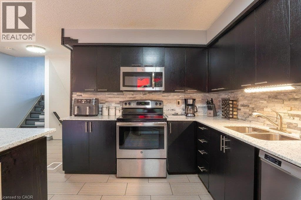 Townhouse for sale at 110 ACTIVA Avenue Unit# E33, Laurentian West, Kitchener, Ontario, photo 17