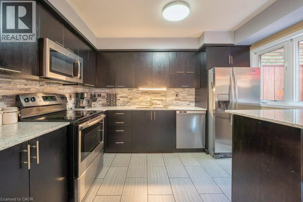 Townhouse for sale at 110 ACTIVA Avenue Unit# E33, Laurentian West, Kitchener, Ontario, photo 13