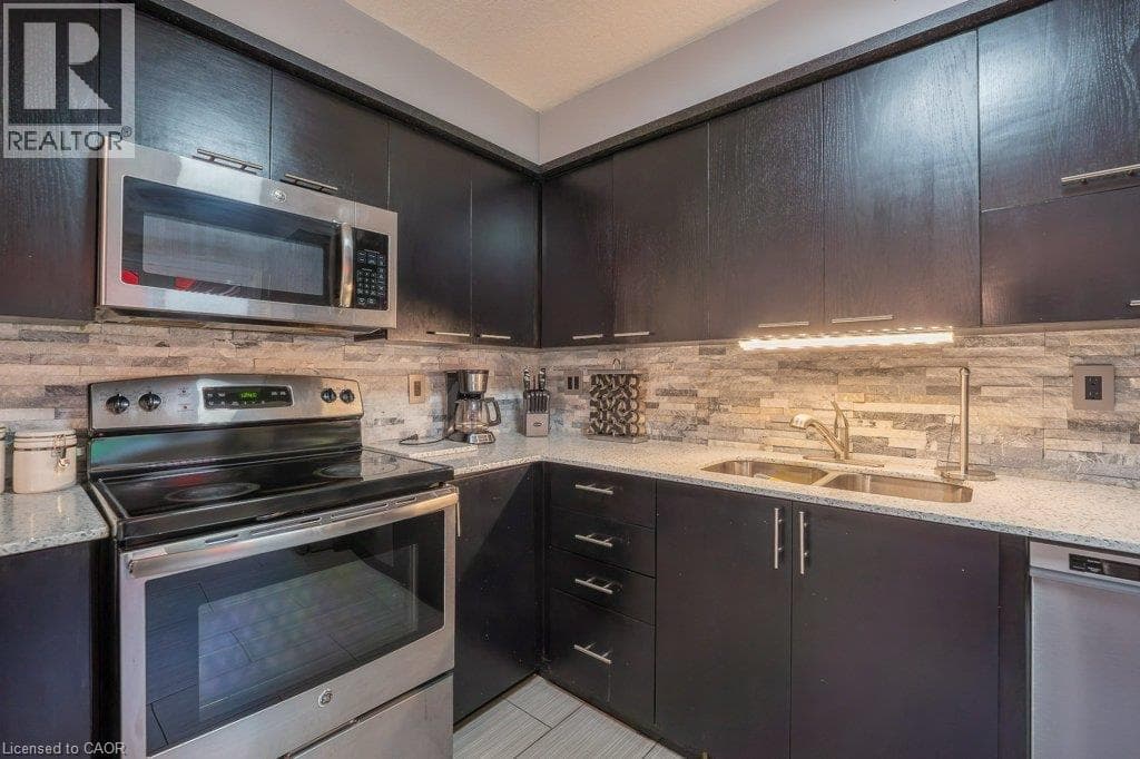 Townhouse for sale at 110 ACTIVA Avenue Unit# E33, Laurentian West, Kitchener, Ontario, photo 14