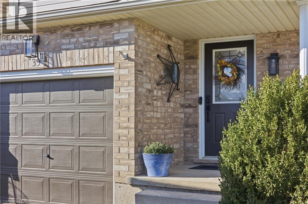 Detached for sale at 39 MAITLAND Street, Huron Park, Kitchener, Ontario, photo 2