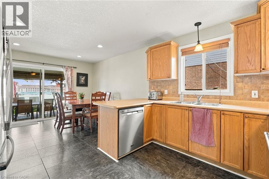 Detached for sale at 99 STIEFELMEYER Crescent, Baden, Wilmot, Ontario, photo 13
