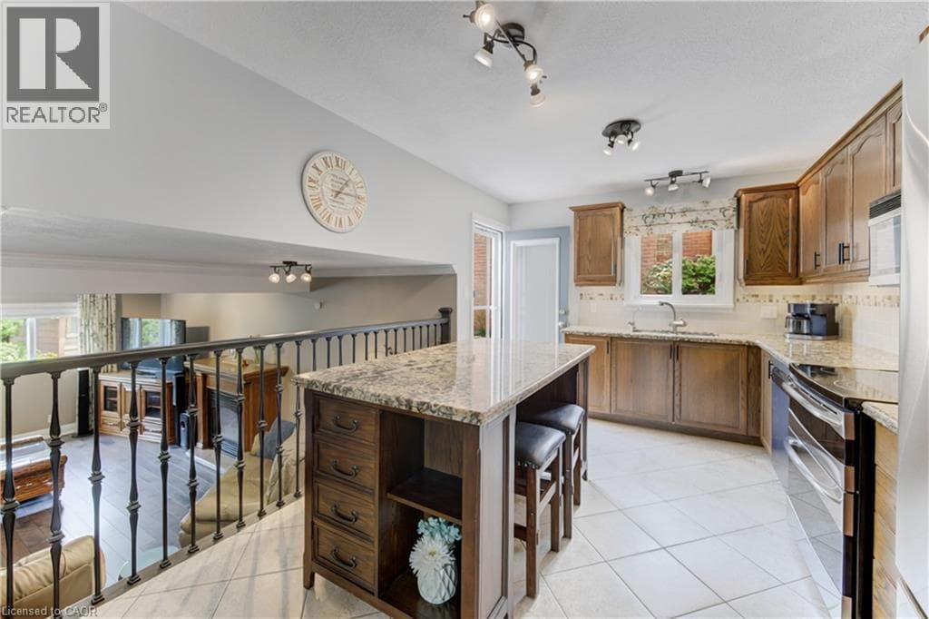 Detached for sale at 378 MEADOWVALE Place, University Downs, Waterloo, Ontario, photo 8