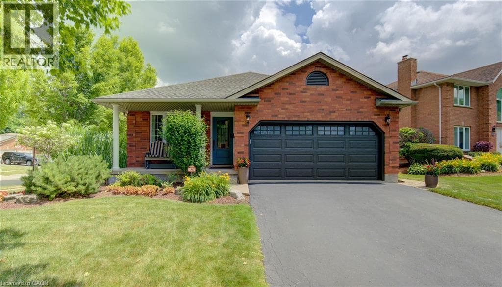 Detached for sale at 378 MEADOWVALE Place, University Downs, Waterloo, Ontario, photo 2
