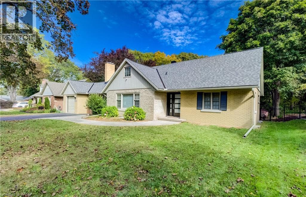 Detached for sale at 656 WESTMOUNT Road W, Westmount, Kitchener, Ontario, photo 2