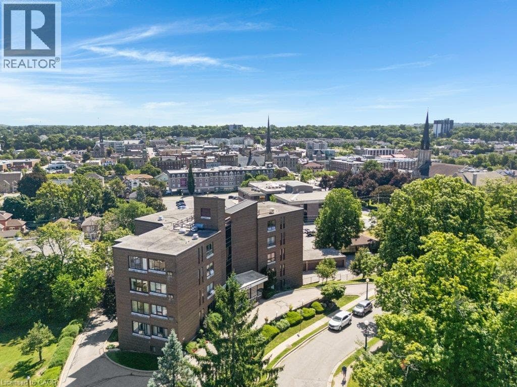 Apartment for sale at 26 WENTWORTH Avenue Unit# 2 S, Downtown Galt, Cambridge, Ontario, photo 2