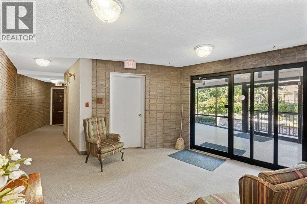 Apartment for sale at 26 WENTWORTH Avenue Unit# 2 S, Downtown Galt, Cambridge, Ontario, photo 5