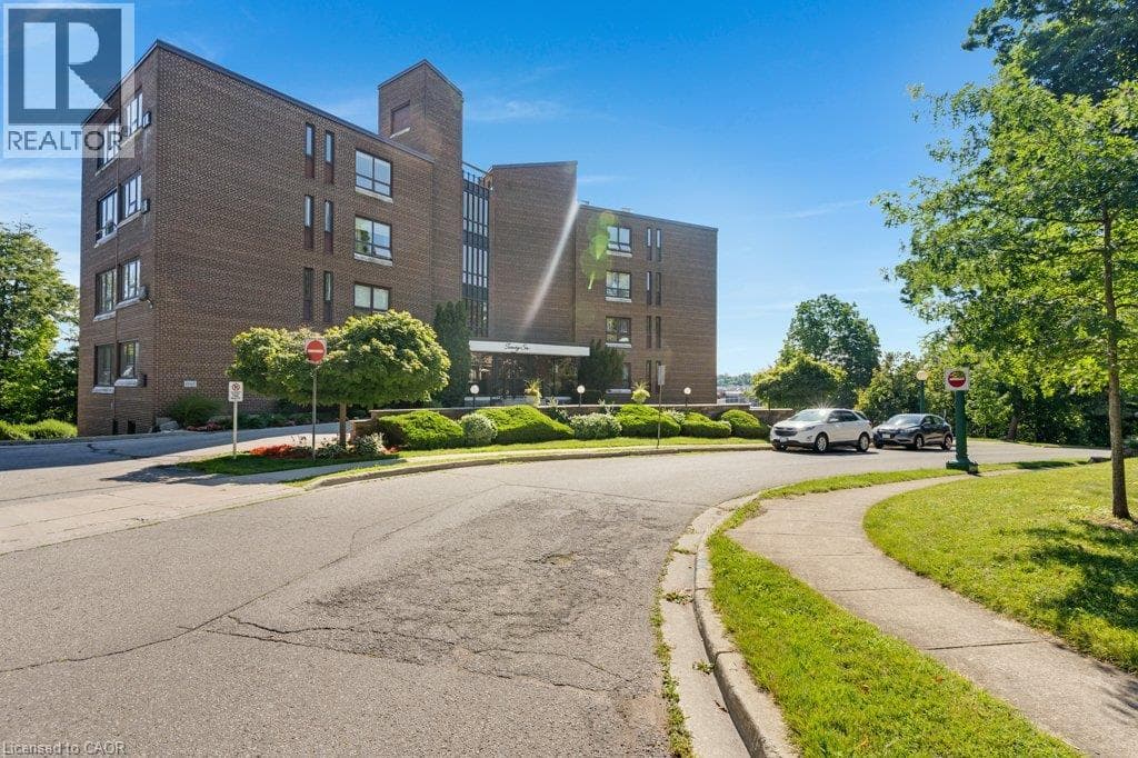 Apartment for sale at 26 WENTWORTH Avenue Unit# 2 S, Downtown Galt, Cambridge, Ontario, photo 38