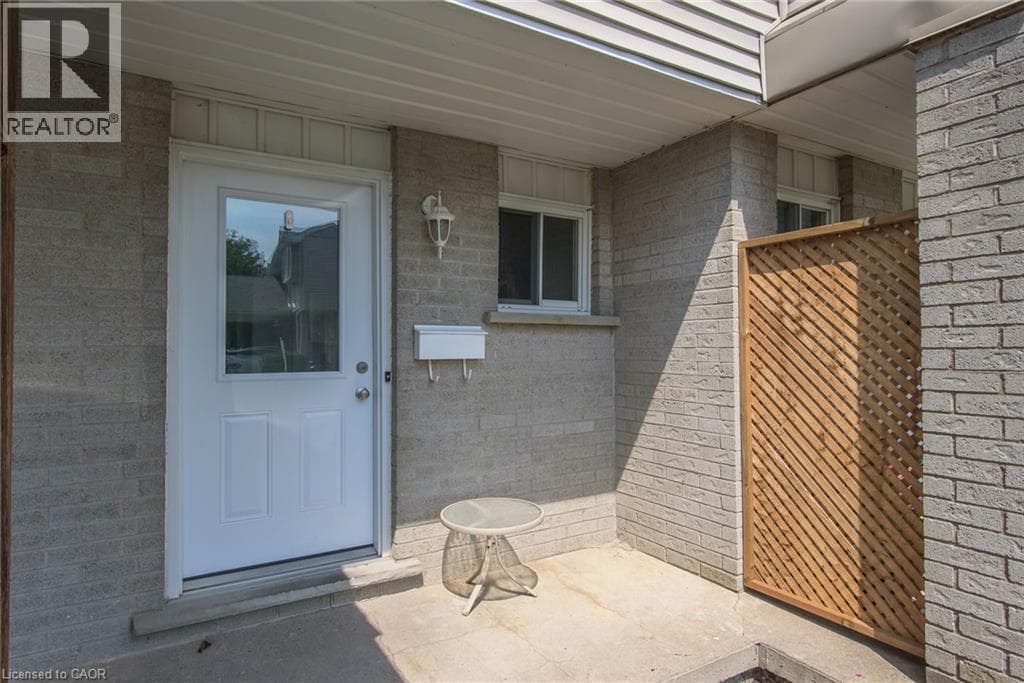 Townhouse for sale at 125 SEKURA Crescent Unit# 13, Northview, Cambridge, Ontario, photo 3