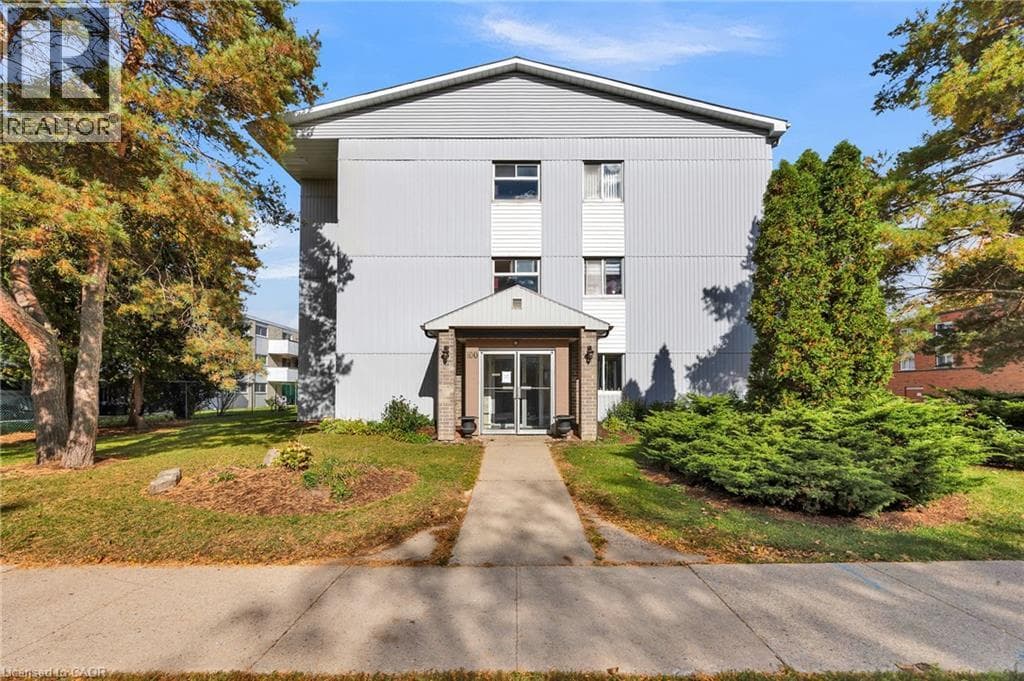 Apartment for sale at 100 BRECKENRIDGE Drive Unit# 103, Heritage Park, Kitchener, Ontario, photo 2