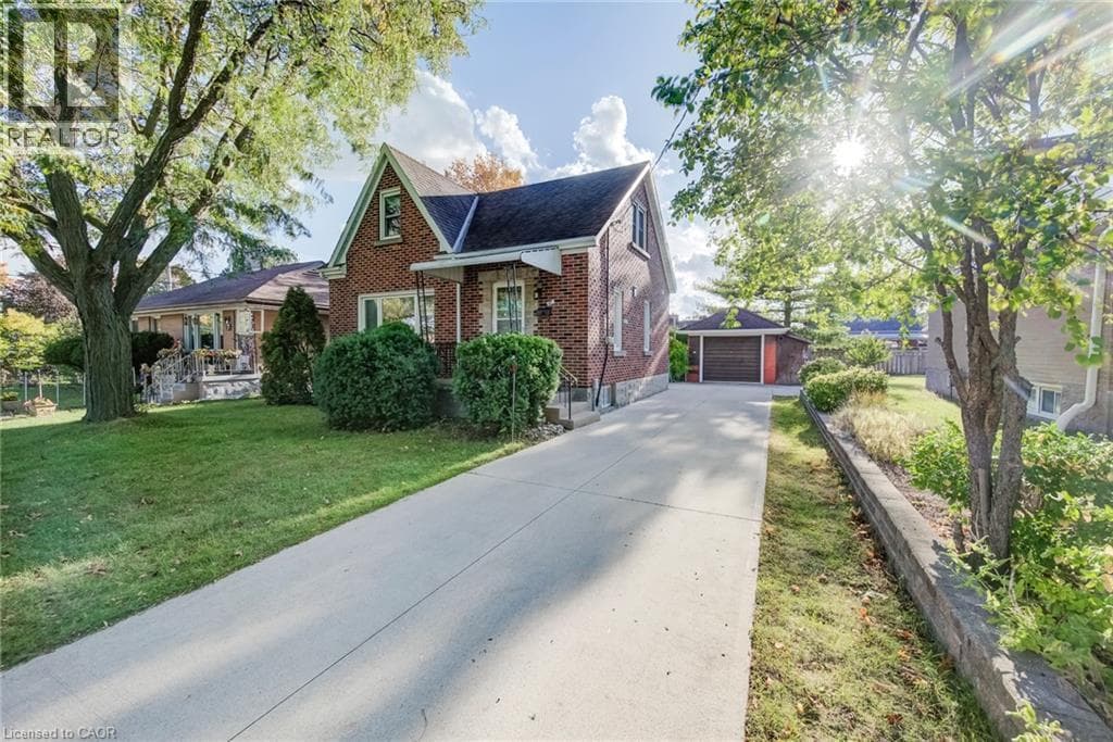 Detached for sale at 11 CRESTWOOD Avenue, Fairfield, Kitchener, Ontario, photo 3