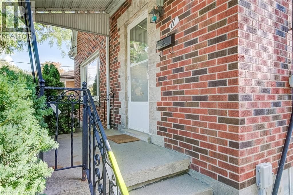 Detached for sale at 11 CRESTWOOD Avenue, Fairfield, Kitchener, Ontario, photo 4
