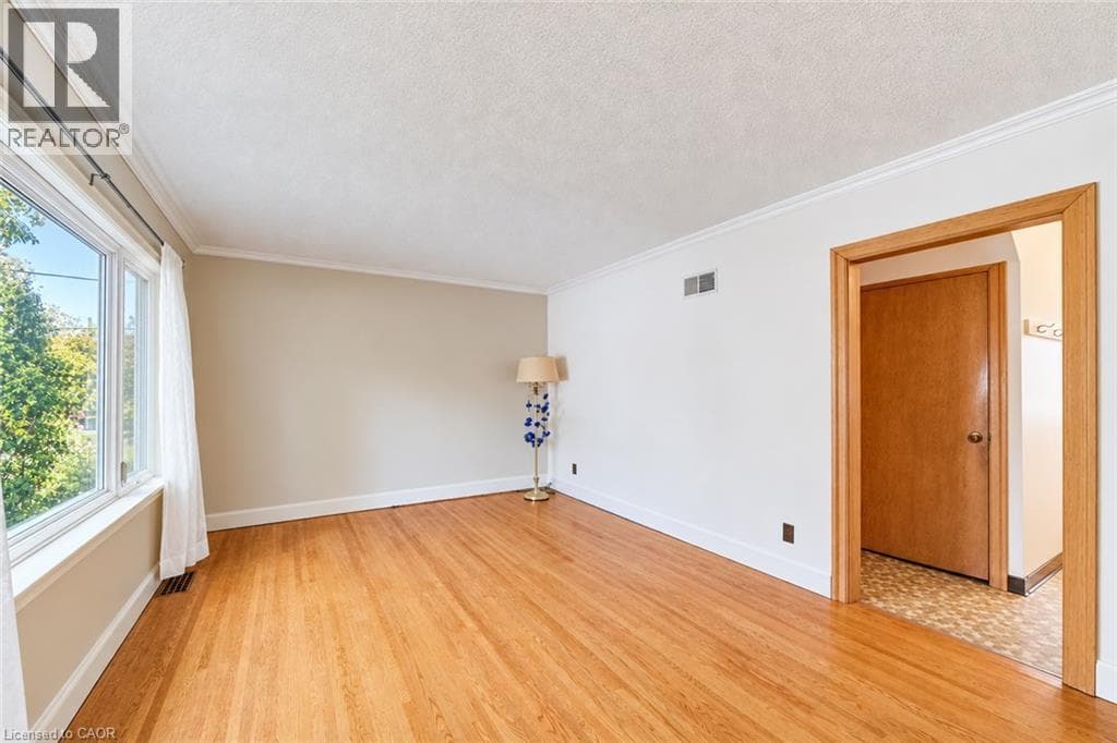 Detached for sale at 11 CRESTWOOD Avenue, Fairfield, Kitchener, Ontario, photo 5