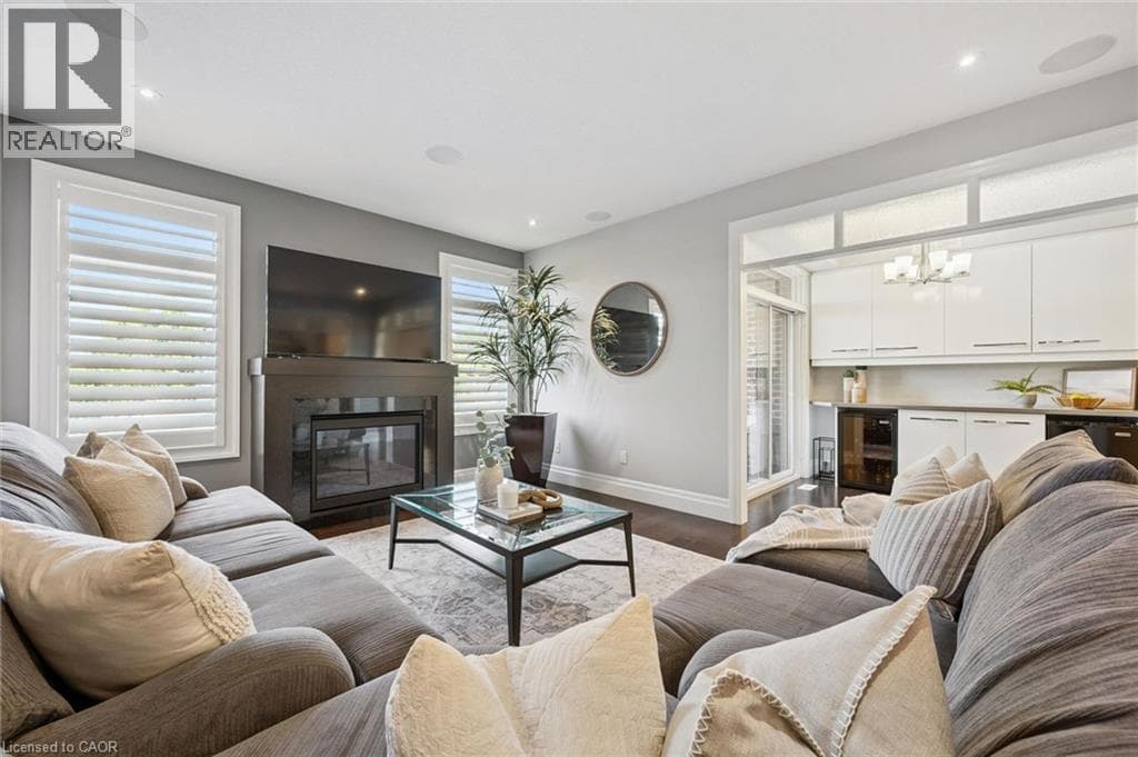 Townhouse for sale at 111 OAK PARK Drive, Carriage Crossing, Waterloo, Ontario, photo 5