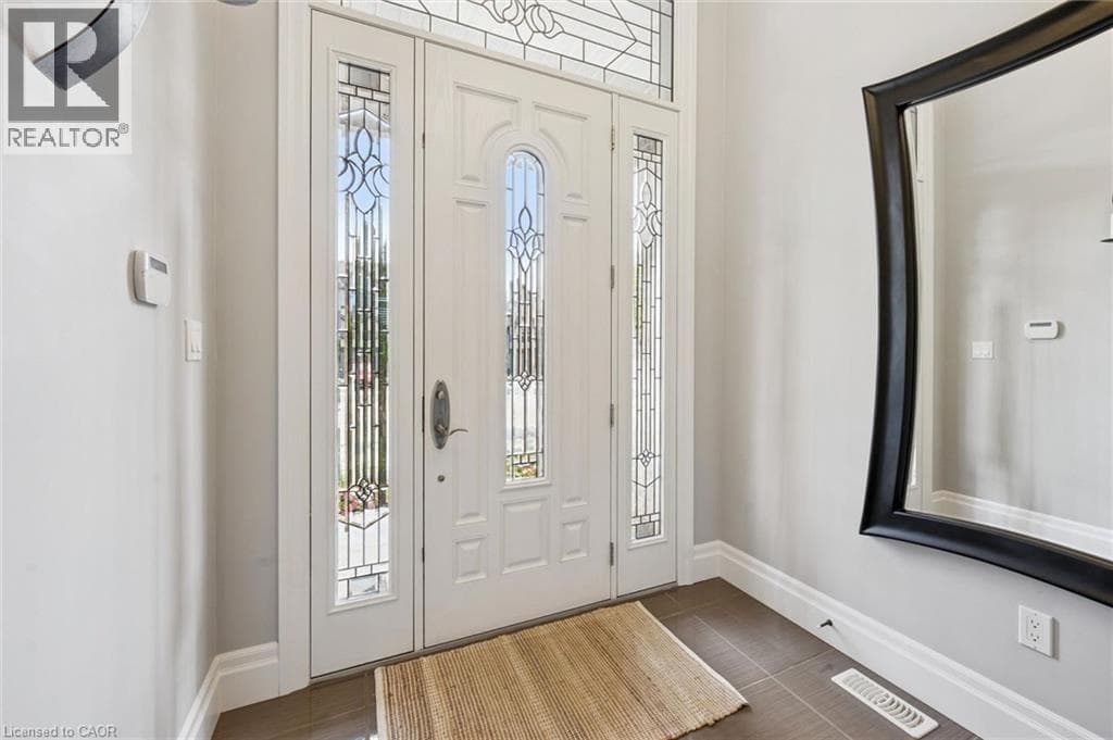 Townhouse for sale at 111 OAK PARK Drive, Carriage Crossing, Waterloo, Ontario, photo 3